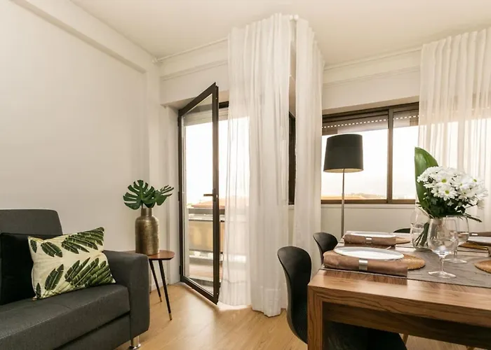 Aposentus - Elegant Functionality Porto Downtown