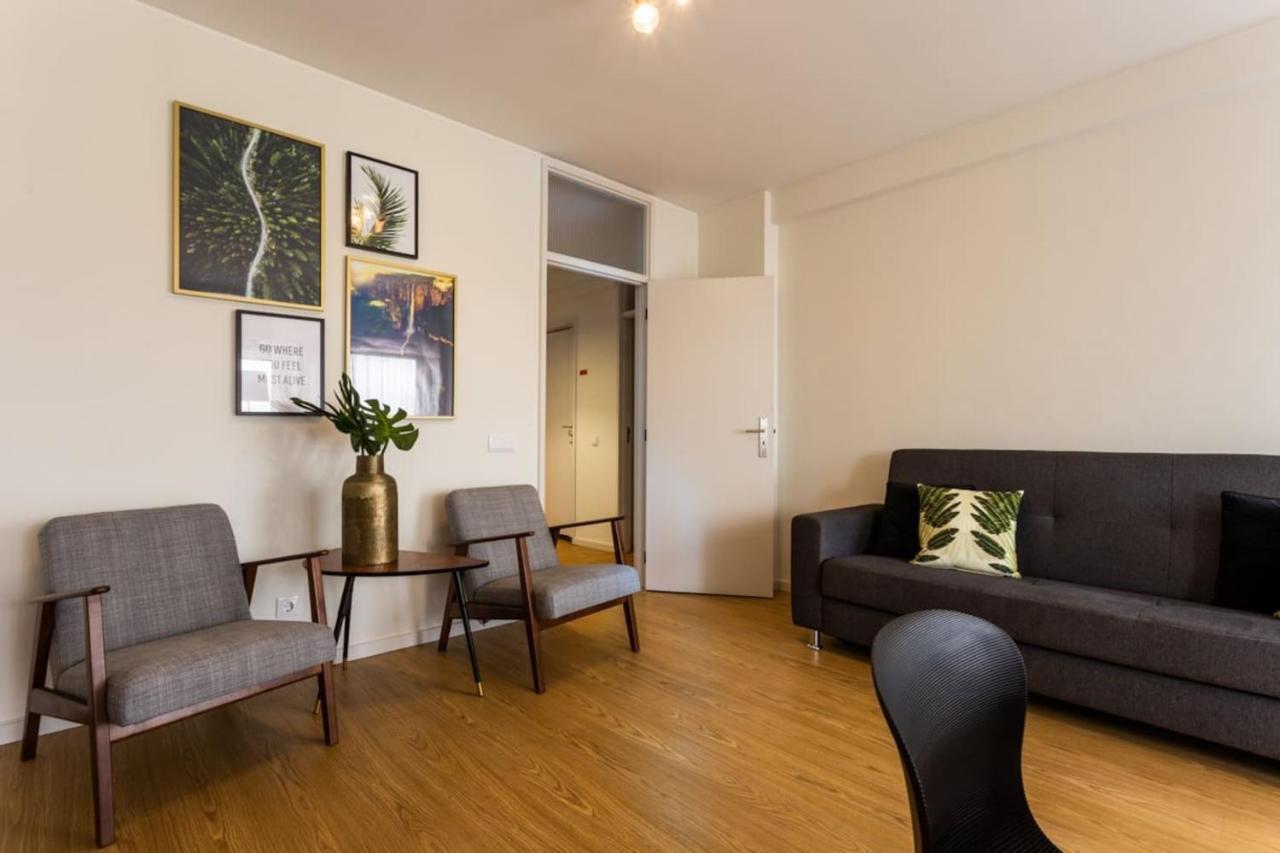 Aposentus - Elegant Functionality Downtown *