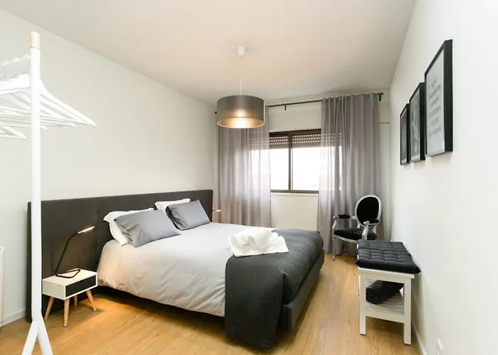 Aposentus - Elegant Functionality Porto Downtown